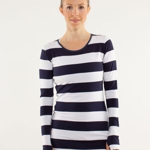 Lululemon Every Yogi Long Sleeve size 4